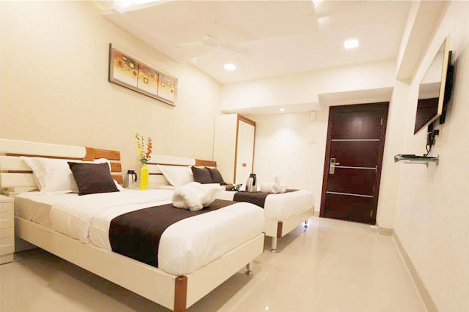Fabexpress Annex Executive Andheri East Mumbai Exterior photo
